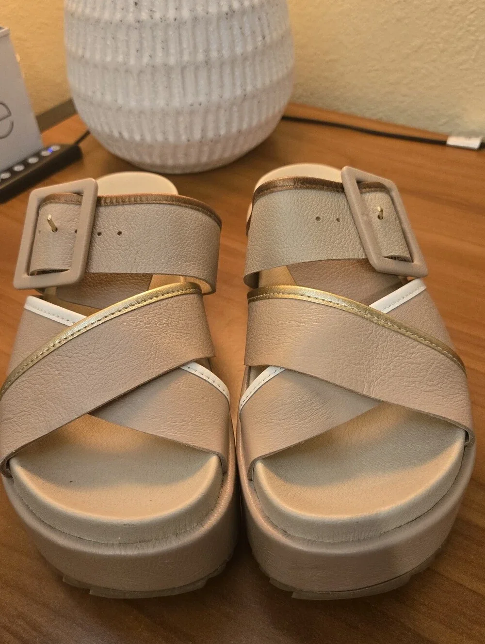 Matiesse Women's Mich Footbed Platform Sandals with Buckle Size 6 Natural Beige